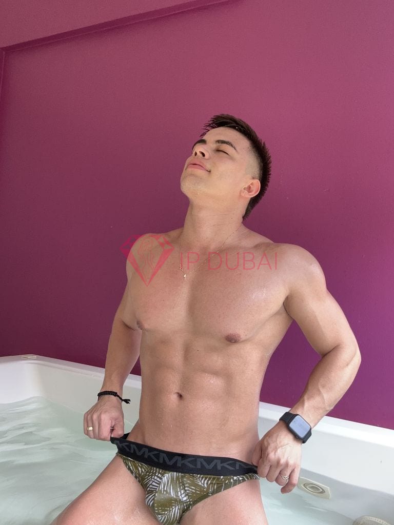 Thiago, 20, Latina, in JVC, Dubai, from AED 2,950 an hour, speaks Spanish and Portuguese — photo 21 of 31