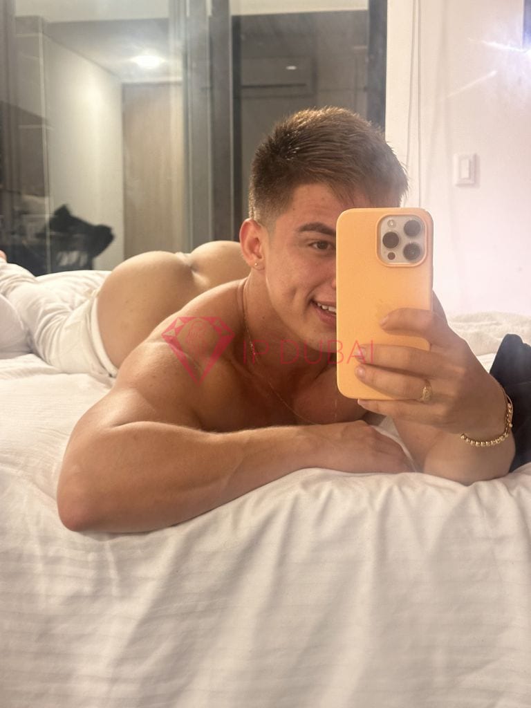 Thiago, 20, Latina, in JVC, Dubai, from AED 2,950 an hour, speaks Spanish and Portuguese — photo 22 of 31