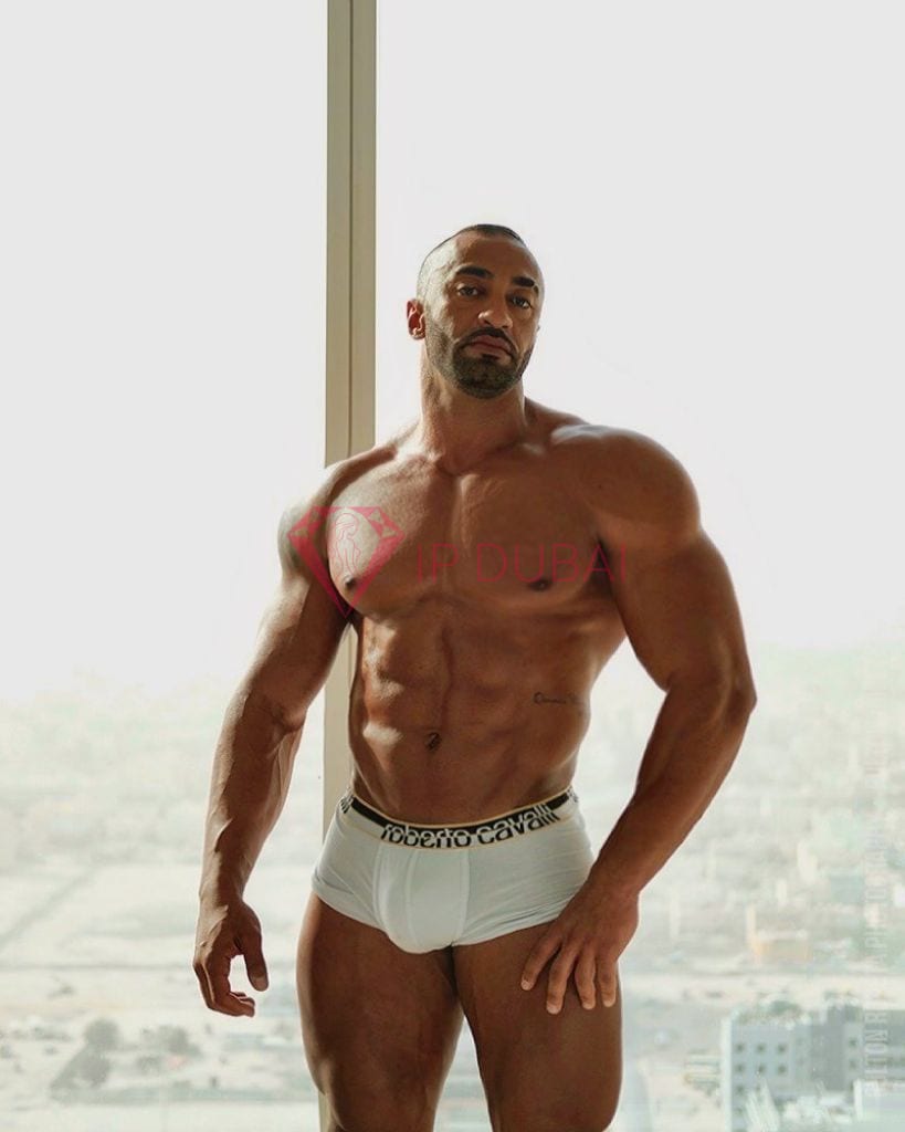 Leandro, 38, Latina, in Silicon Oasis, Dubai, from AED 11,200 an hour, speaks Spanish and Portuguese — photo 34 of 51