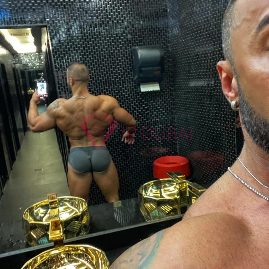Leandro, 38, Latina, in Silicon Oasis, Dubai, from AED 11,200 an hour, speaks Spanish and Portuguese — photo 48 of 51