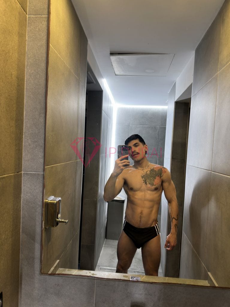 Camilo, 29, Latina, in Karama, Dubai, from AED 2,800 an hour, speaks Spanish and Portuguese — photo 12 of 55
