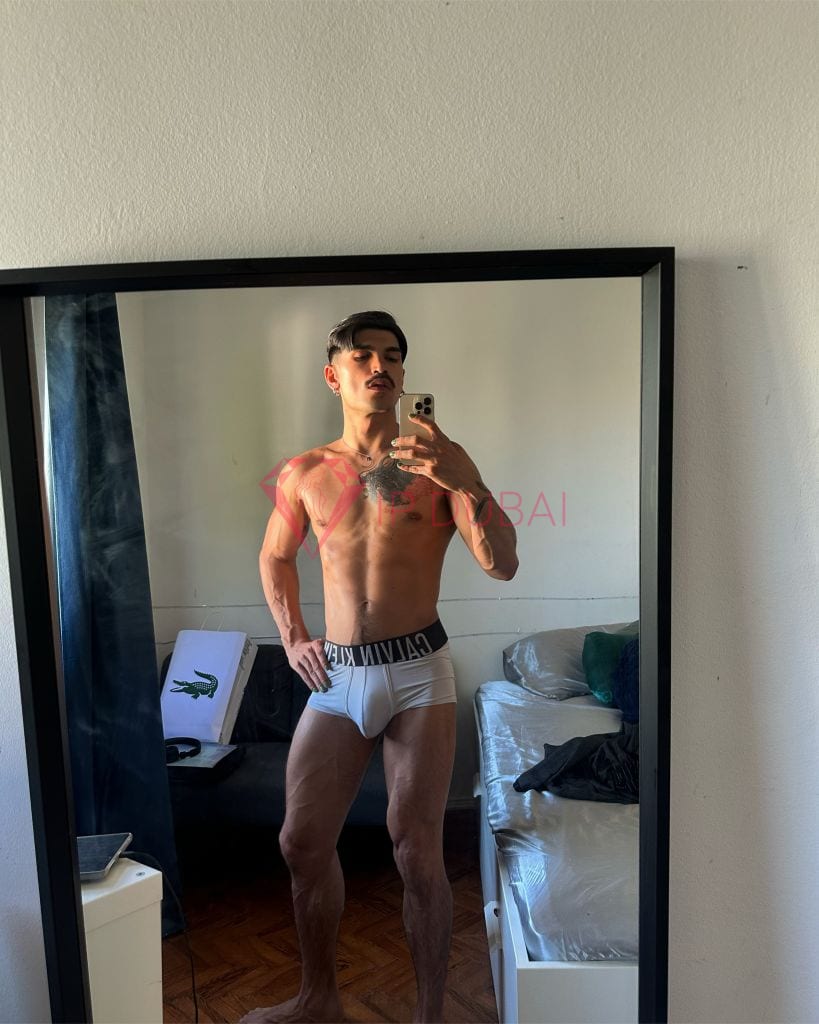 Camilo, 29, Latina, in Karama, Dubai, from AED 2,800 an hour, speaks Spanish and Portuguese — photo 15 of 55