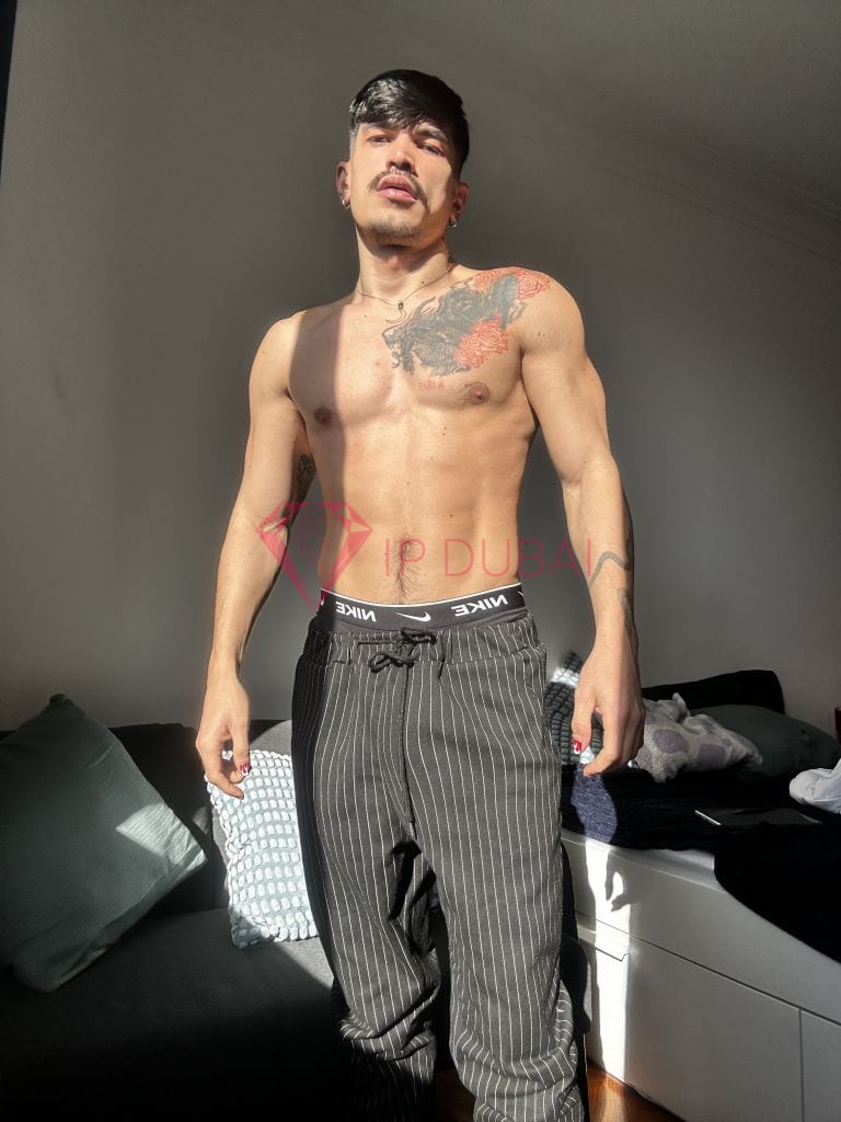 Camilo, 29, Latina, in Karama, Dubai, from AED 2,800 an hour, speaks Spanish and Portuguese — photo 16 of 55