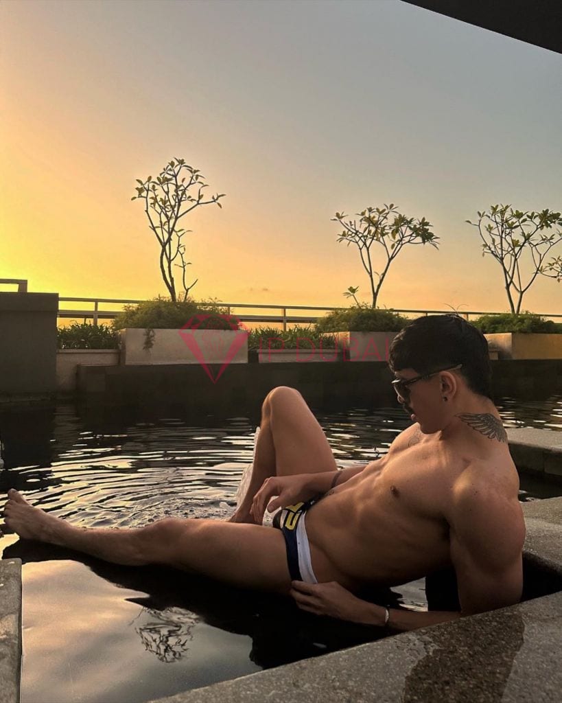Camilo, 29, Latina, in Karama, Dubai, from AED 2,800 an hour, speaks Spanish and Portuguese — photo 24 of 55