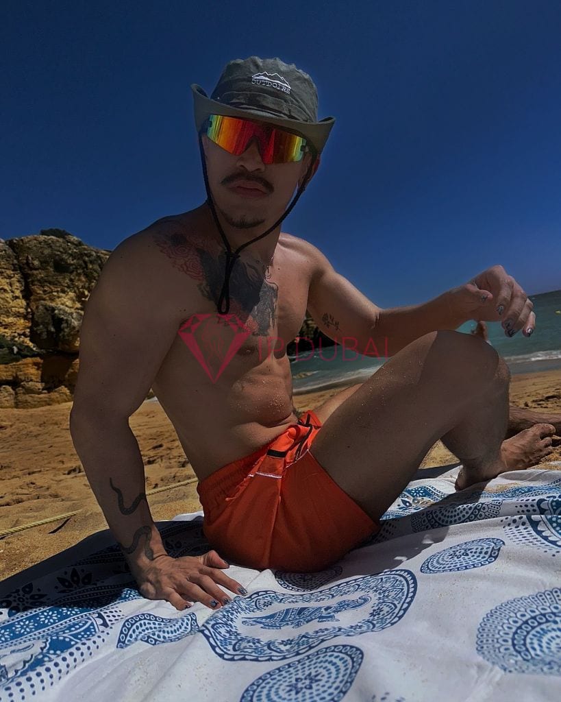 Camilo, 29, Latina, in Karama, Dubai, from AED 2,800 an hour, speaks Spanish and Portuguese — photo 33 of 55