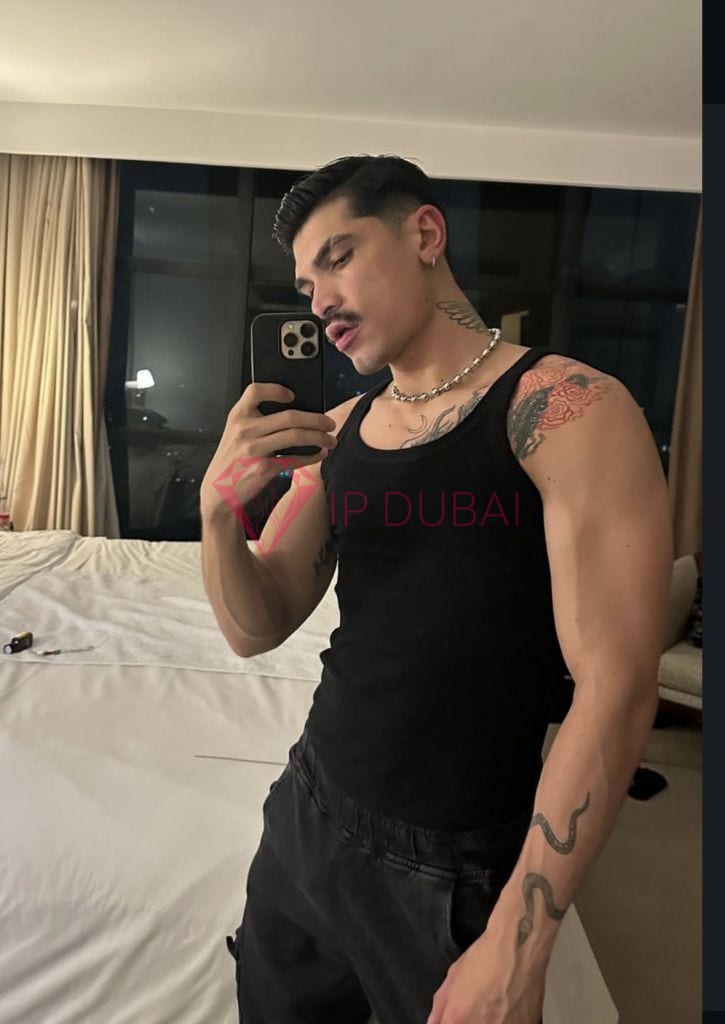 Camilo, 29, Latina, in Karama, Dubai, from AED 2,800 an hour, speaks Spanish and Portuguese — photo 34 of 55