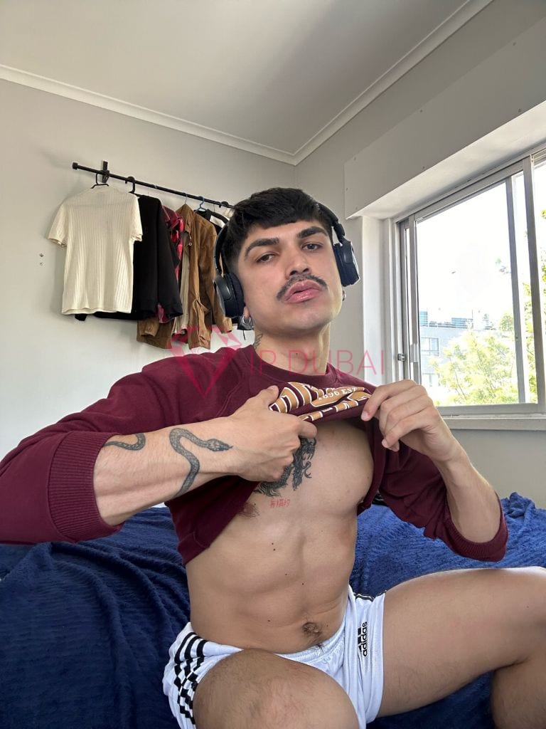 Camilo, 29, Latina, in Karama, Dubai, from AED 2,800 an hour, speaks Spanish and Portuguese — photo 38 of 55