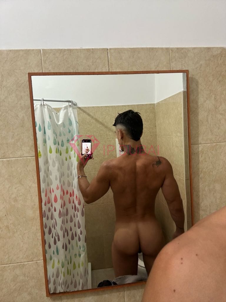 Camilo, 29, Latina, in Karama, Dubai, from AED 2,800 an hour, speaks Spanish and Portuguese — photo 41 of 55