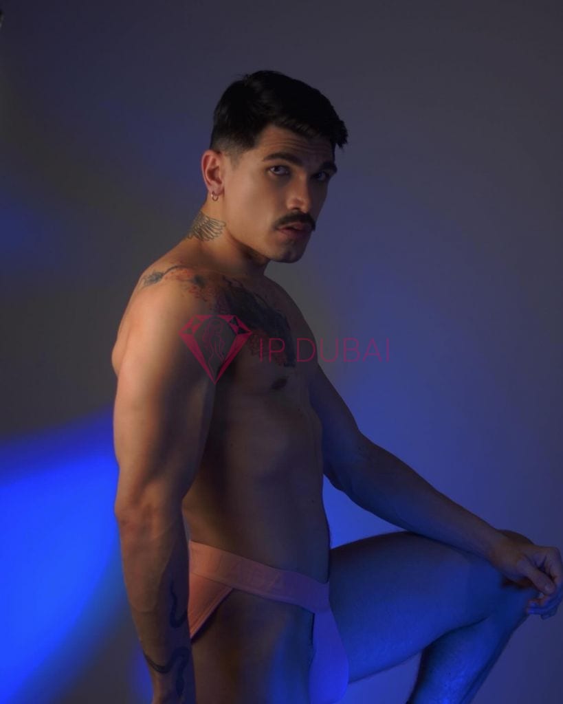 Camilo, 29, Latina, in Karama, Dubai, from AED 2,800 an hour, speaks Spanish and Portuguese — photo 51 of 55