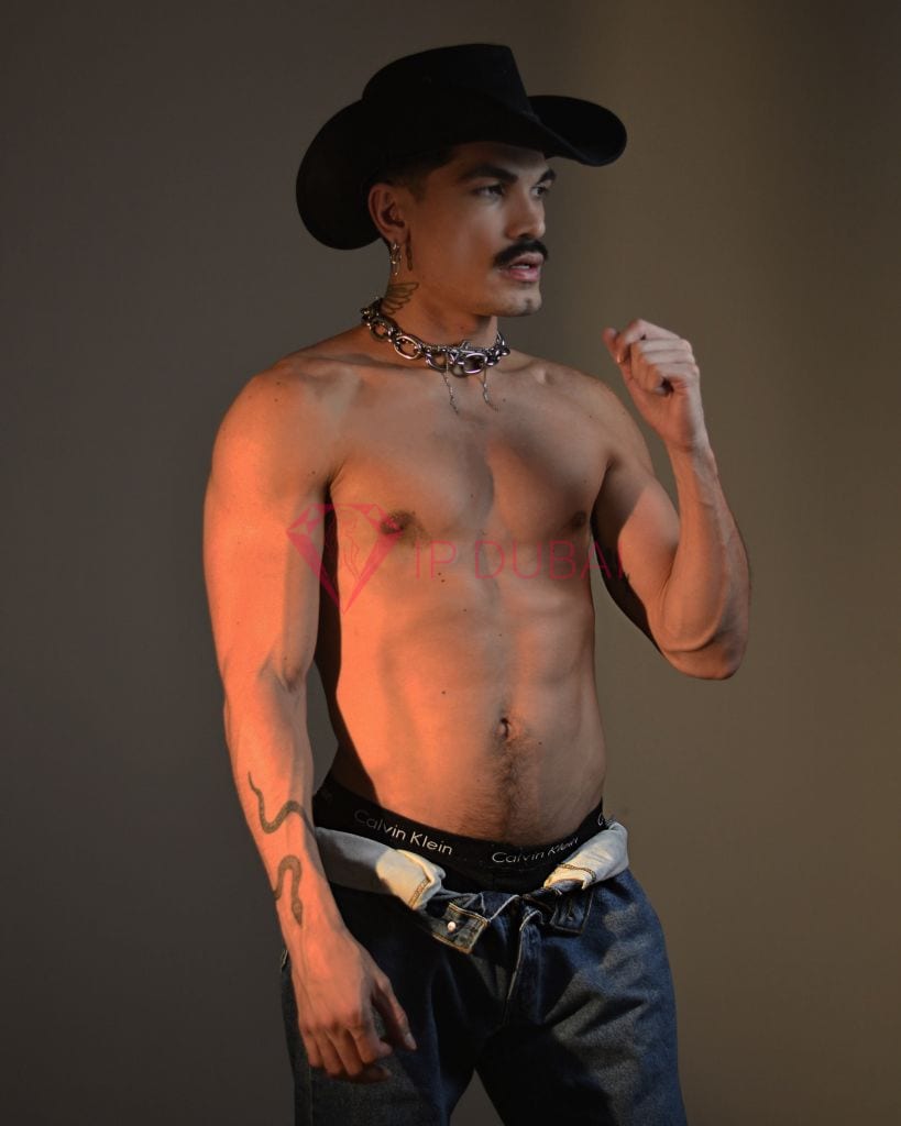 Camilo, 29, Latina, in Karama, Dubai, from AED 2,800 an hour, speaks Spanish and Portuguese — photo 6 of 55