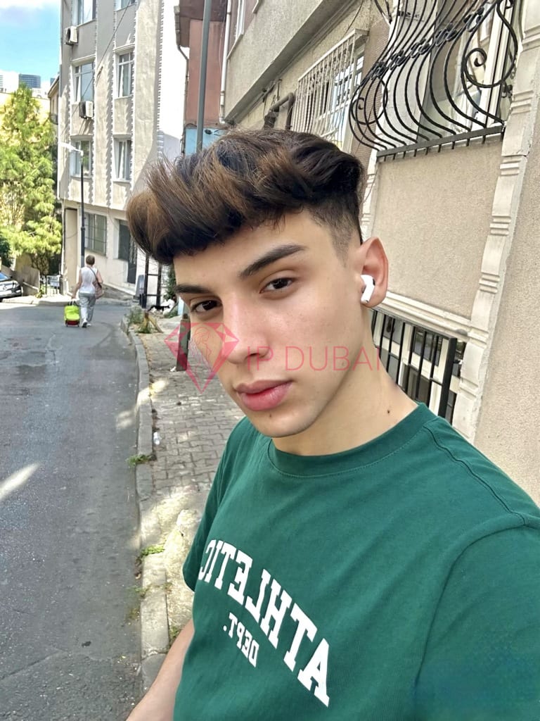 Nicolas, 21, Latina, in JVC, Dubai, from AED 2,700 an hour, speaks Spanish and Portuguese — photo 4 of 23
