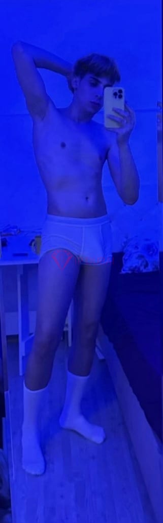 Nicolas, 21, Latina, in JVC, Dubai, from AED 2,700 an hour, speaks Spanish and Portuguese — photo 6 of 23