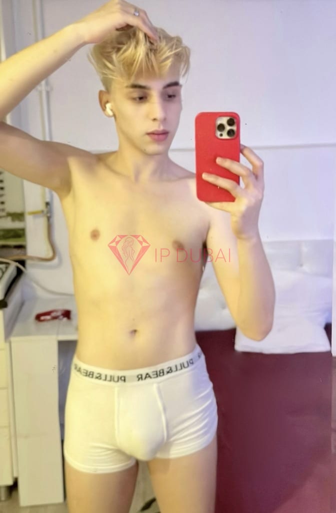 Nicolas, 21, Latina, in JVC, Dubai, from AED 2,700 an hour, speaks Spanish and Portuguese — photo 9 of 23