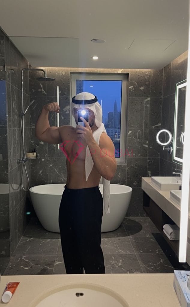 Nicolas, 26, Latina, in Al Khalidiyah, Abu Dhabi, from AED 2,100 an hour, speaks Spanish and Portuguese — photo 4 of 17
