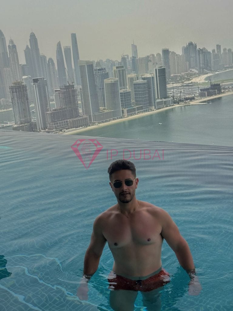 Nicolas, 26, Latina, in Al Khalidiyah, Abu Dhabi, from AED 2,100 an hour, speaks Spanish and Portuguese — photo 6 of 17