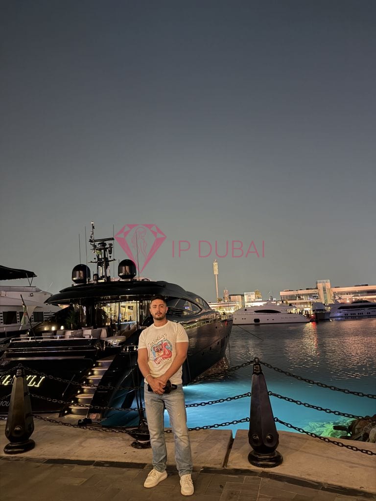 Nicolas, 26, Latina, in Al Khalidiyah, Abu Dhabi, from AED 2,100 an hour, speaks Spanish and Portuguese — photo 8 of 17