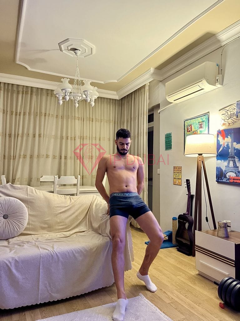 Rafael, 27, Latina, in Dibba, Fujairah, from AED 1,900 an hour, speaks Spanish and Portuguese — photo 5 of 18