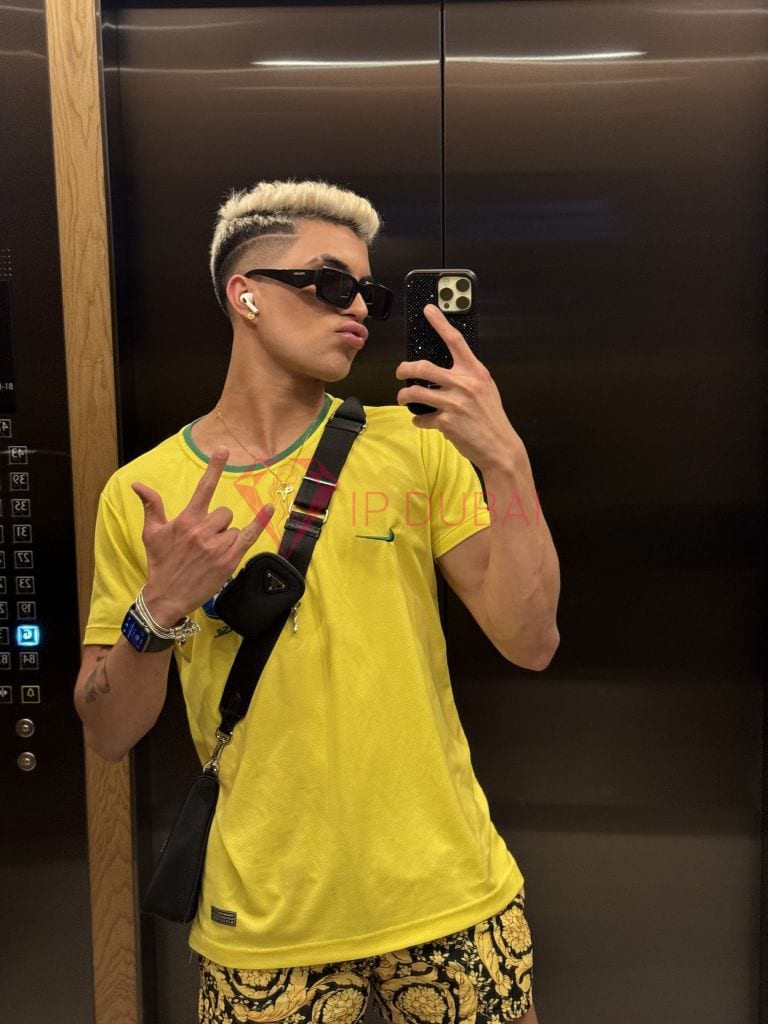 Eduardo, 23, Latina, in Deira, Dubai, from AED 12,800 an hour, speaks Spanish and Portuguese — photo 4 of 9