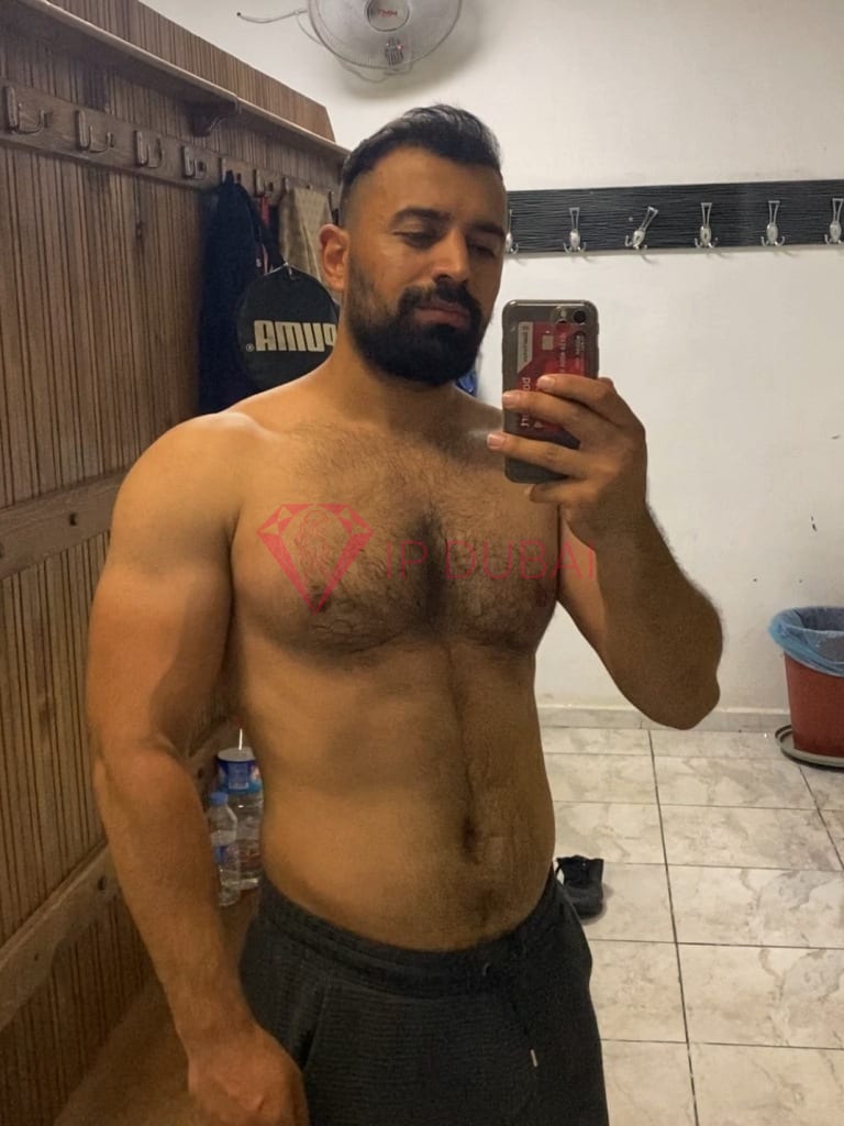 Nicolas, 30, Latina, in Al Nuaimiya, Ajman, from AED 2,150 an hour, speaks Spanish and Portuguese — photo 10 of 11
