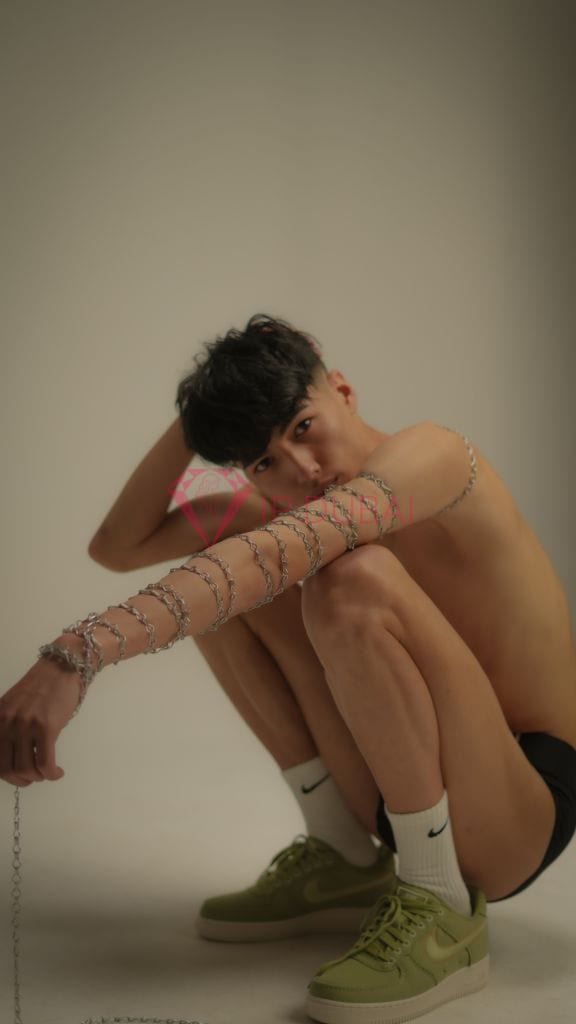 Ryo, 21, Asian, in JLT, Dubai, from AED 10,100 an hour, speaks Chinese and English — photo 11 of 21