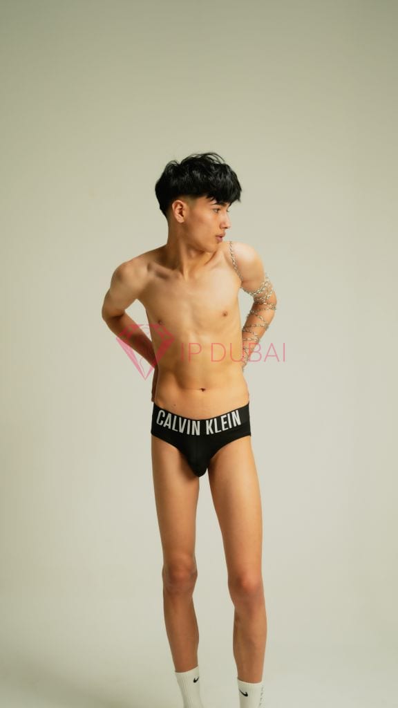 Ryo, 21, Asian, in JLT, Dubai, from AED 10,100 an hour, speaks Chinese and English — photo 19 of 21