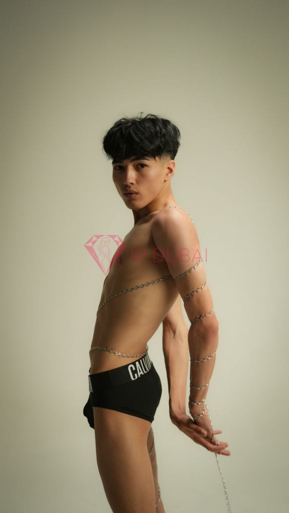 Ryo, 21, Asian, in JLT, Dubai, from AED 10,100 an hour, speaks Chinese and English — photo 9 of 21