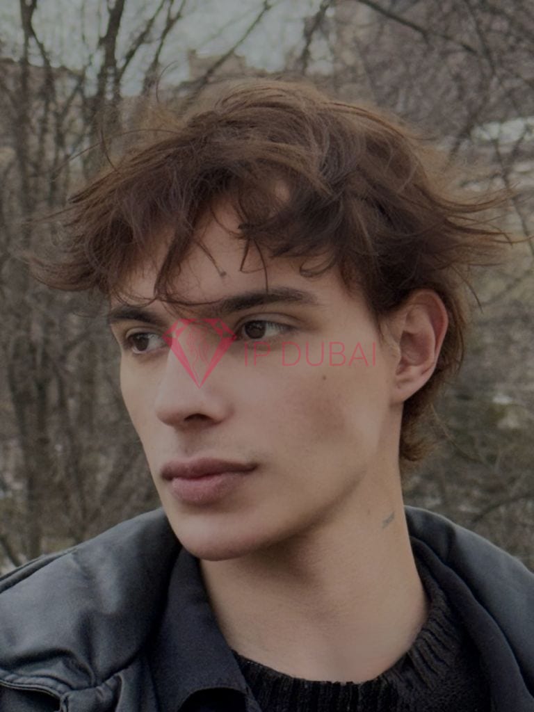 Alexander, 23, European, in Mussafah, Abu Dhabi, from AED 2,150 an hour, speaks English and French — photo 10 of 13