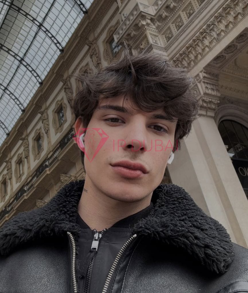 Alexander, 23, European, in Mussafah, Abu Dhabi, from AED 2,150 an hour, speaks English and French — photo 3 of 13
