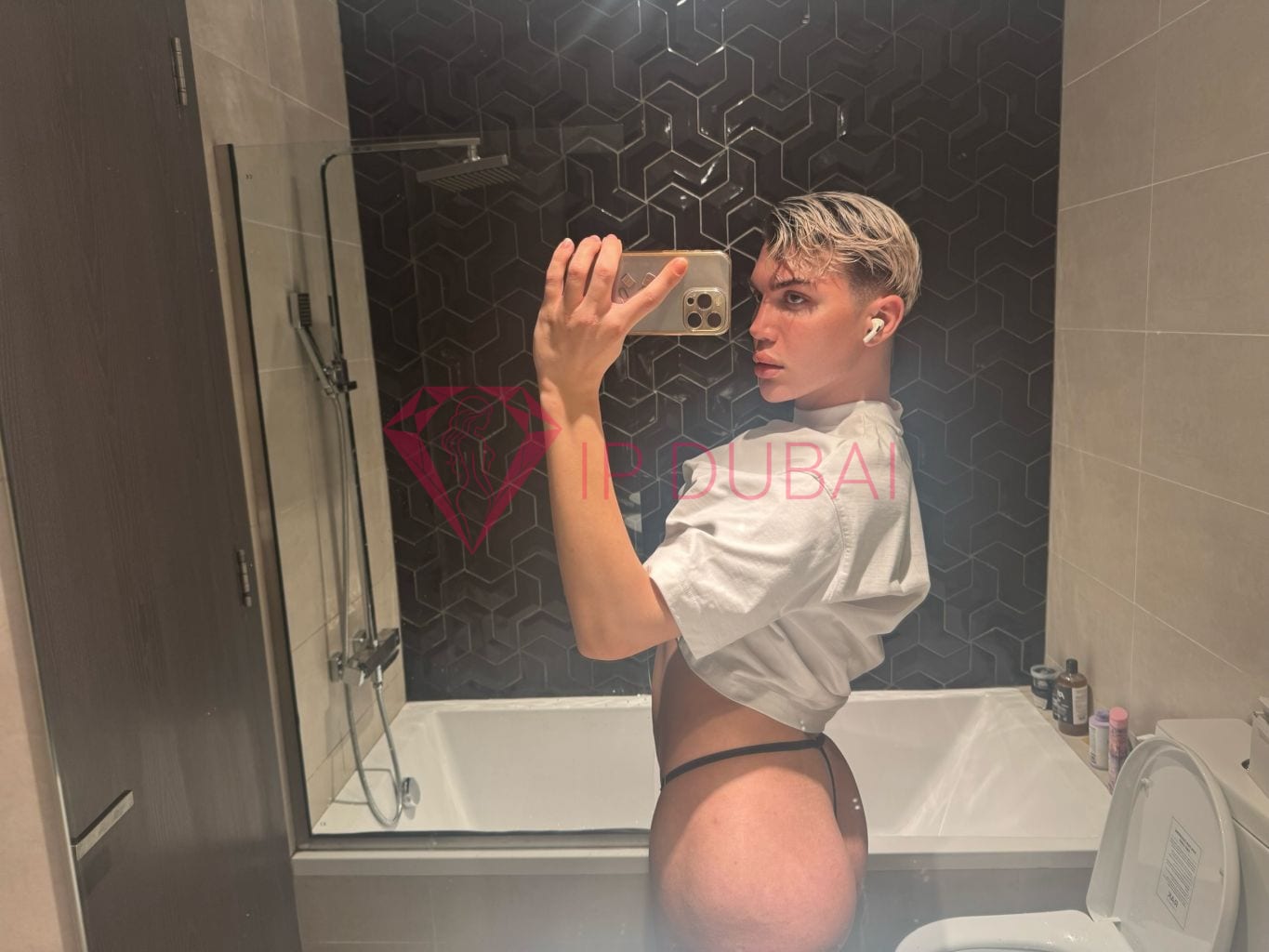 Lucas, 19, Latina, in Khalifa City, Abu Dhabi, from AED 11,200 an hour, speaks Spanish and Portuguese — photo 5 of 24