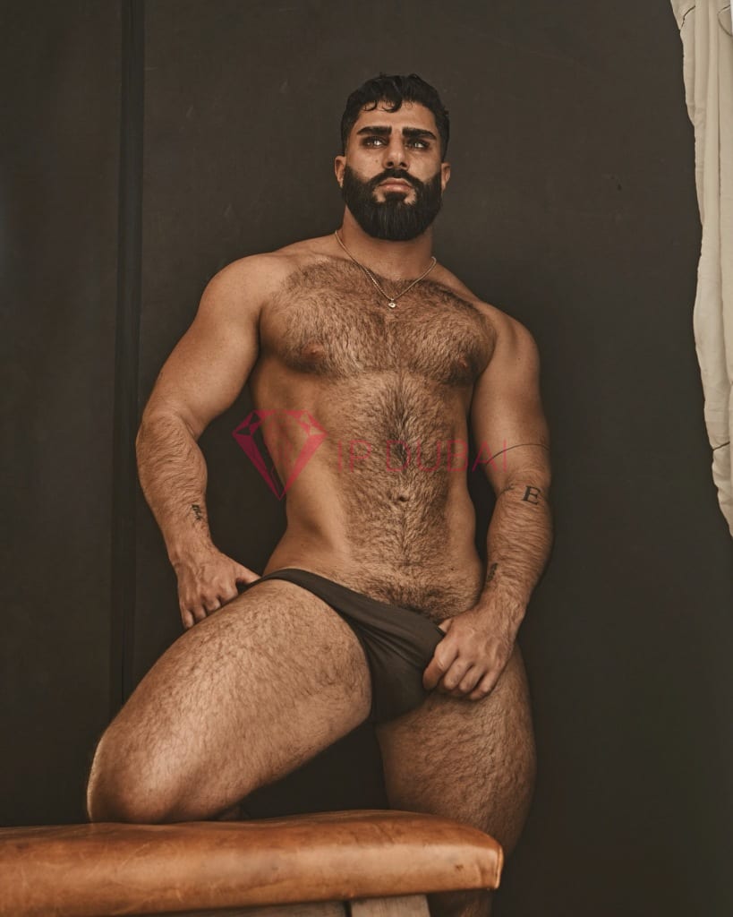 Emiliano, 29, Latina, in Business Bay, Dubai, from AED 2,800 an hour, speaks Spanish and Portuguese — photo 6 of 24