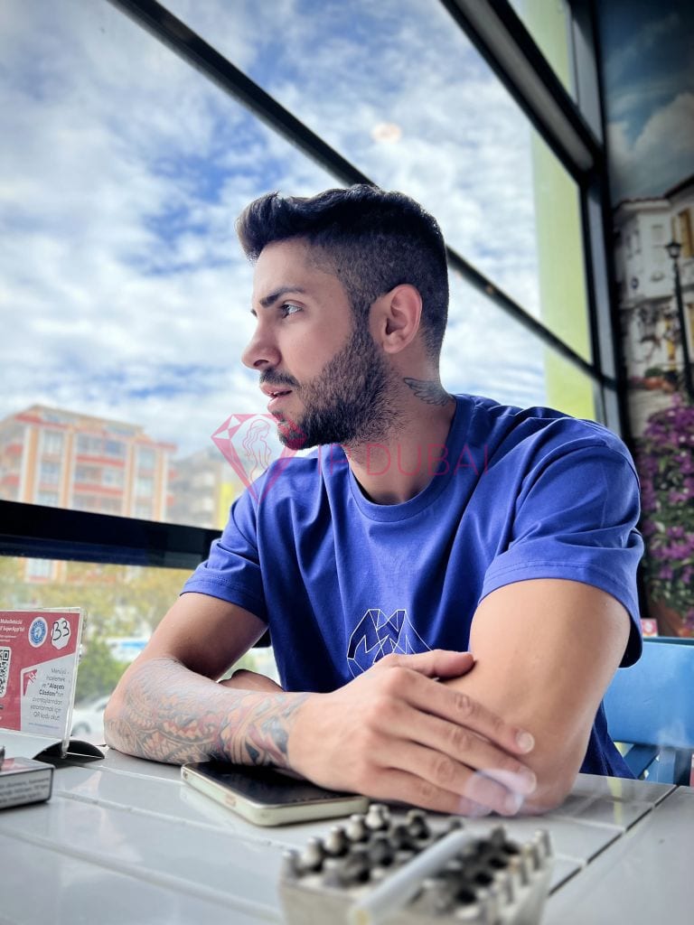 Viktor, 27, European, in Bur Dubai, Dubai, from AED 2,350 an hour, speaks English and French — photo 7 of 10
