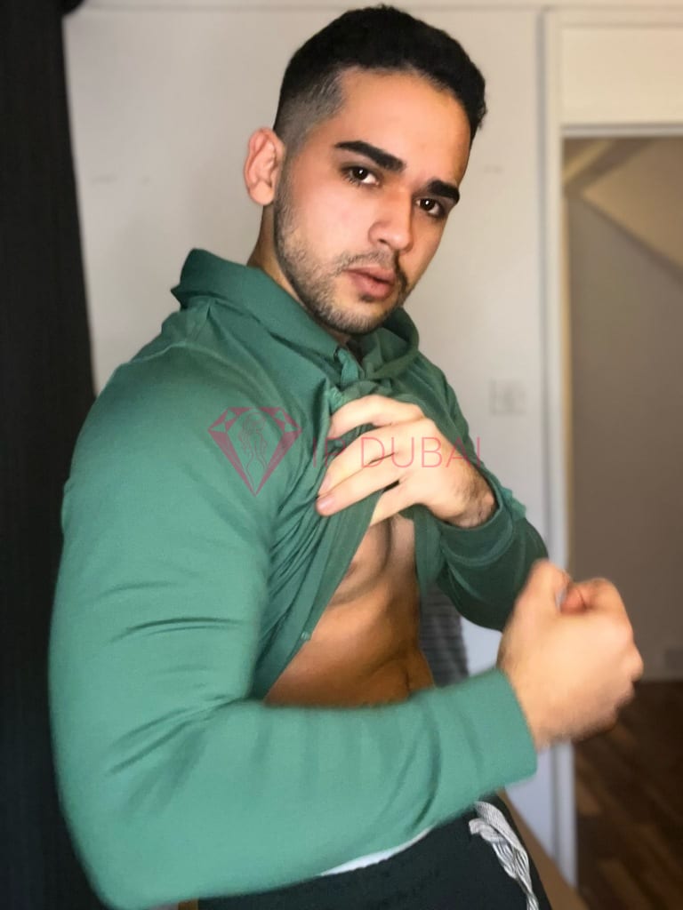Andres, 24, Latina, in Al Nahda Dubai, Dubai, from AED 9,200 an hour, speaks Spanish and Portuguese — photo 24 of 32