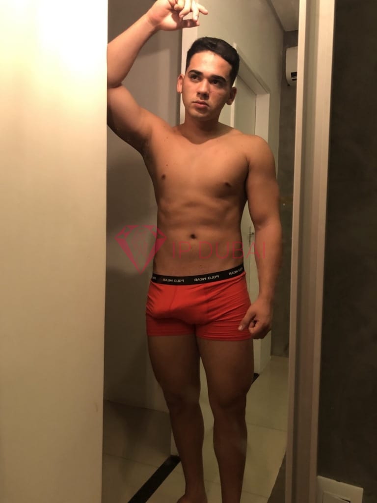 Andres, 24, Latina, in Al Nahda Dubai, Dubai, from AED 9,200 an hour, speaks Spanish and Portuguese — photo 28 of 32