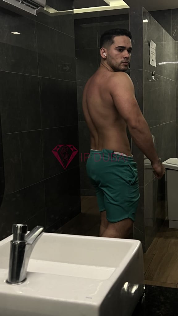 Andres, 24, Latina, in Al Nahda Dubai, Dubai, from AED 9,200 an hour, speaks Spanish and Portuguese — photo 30 of 32