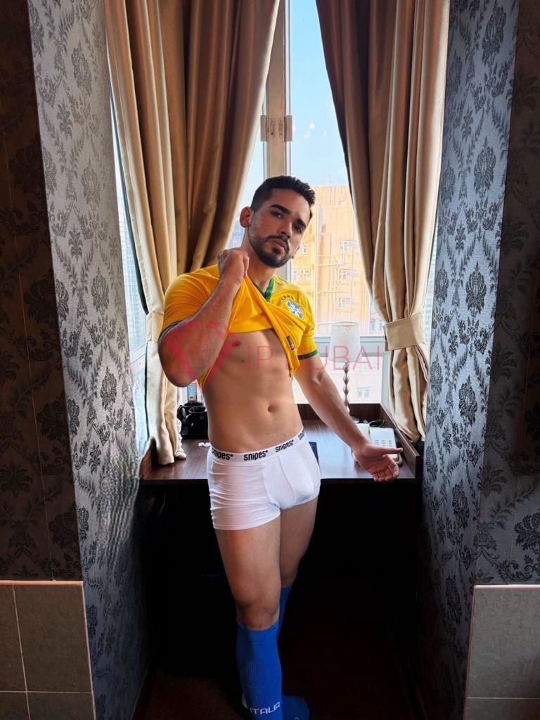 Andres, 24, Latina, in Al Nahda Dubai, Dubai, from AED 9,200 an hour, speaks Spanish and Portuguese — photo 7 of 32