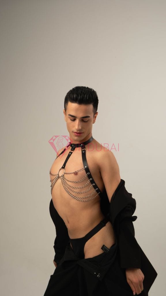 Gustavo, 19, Latina, in Al Rashidiya, Ajman, from AED 2,350 an hour, speaks Spanish and Portuguese — photo 4 of 25