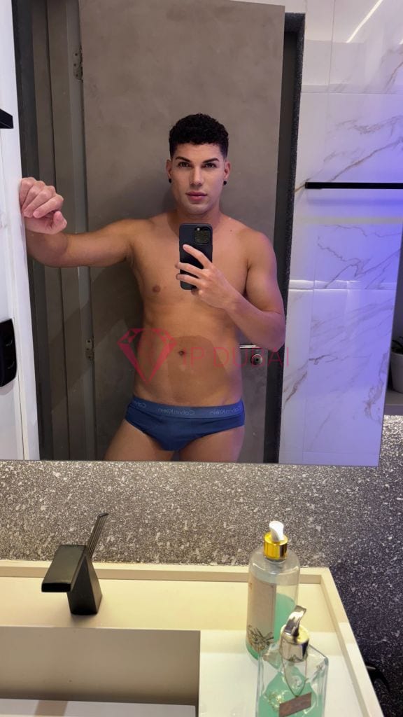Emiliano, 22, Latina, in International City, Dubai, from AED 9,400 an hour, speaks Spanish and Portuguese — photo 5 of 10