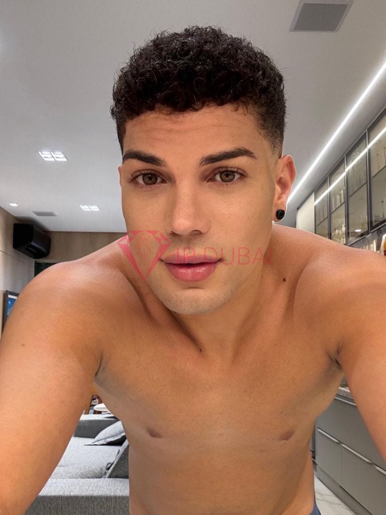 Emiliano, 22, Latina, in International City, Dubai, from AED 9,400 an hour, speaks Spanish and Portuguese — photo 7 of 10