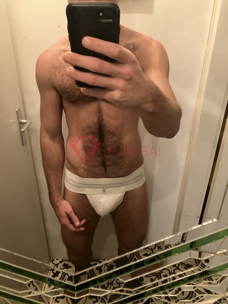 Eduardo, 26, Latina, in Marina, Dubai, from AED 2,850 an hour, speaks Spanish and Portuguese — photo 15 of 23