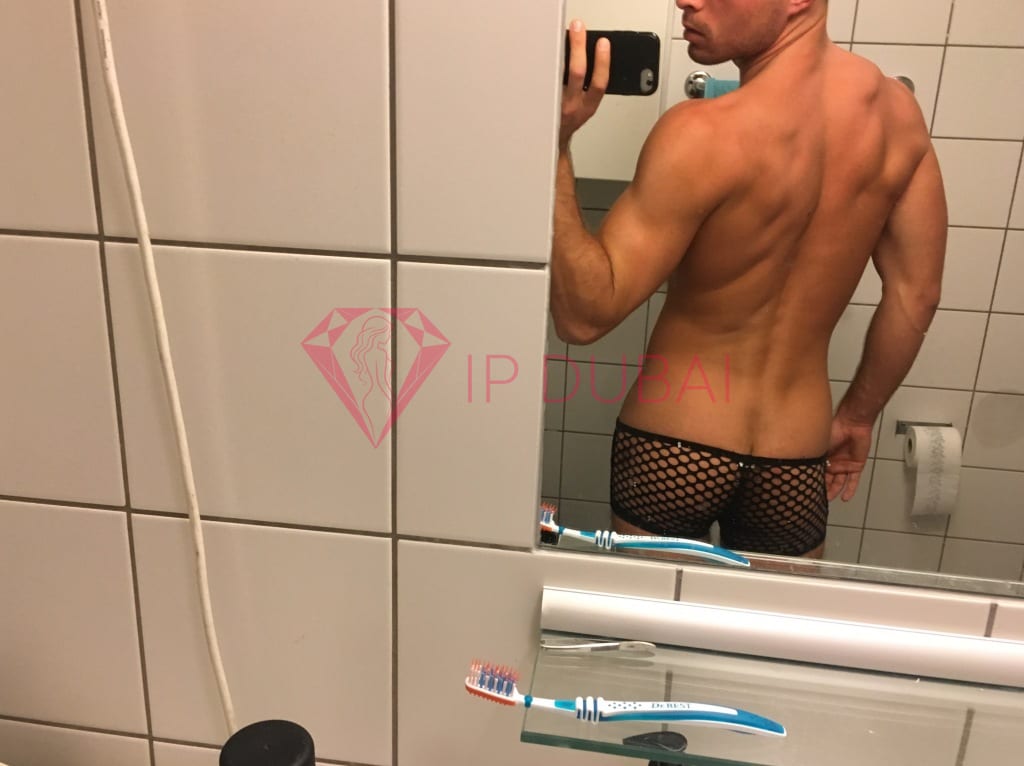 Eduardo, 26, Latina, in Marina, Dubai, from AED 2,850 an hour, speaks Spanish and Portuguese — photo 9 of 23