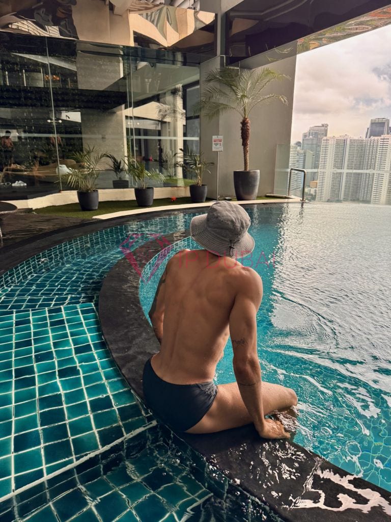 Emiliano, 26, Latina, in JVC, Dubai, from AED 2,200 an hour, speaks Spanish and Portuguese — photo 13 of 13