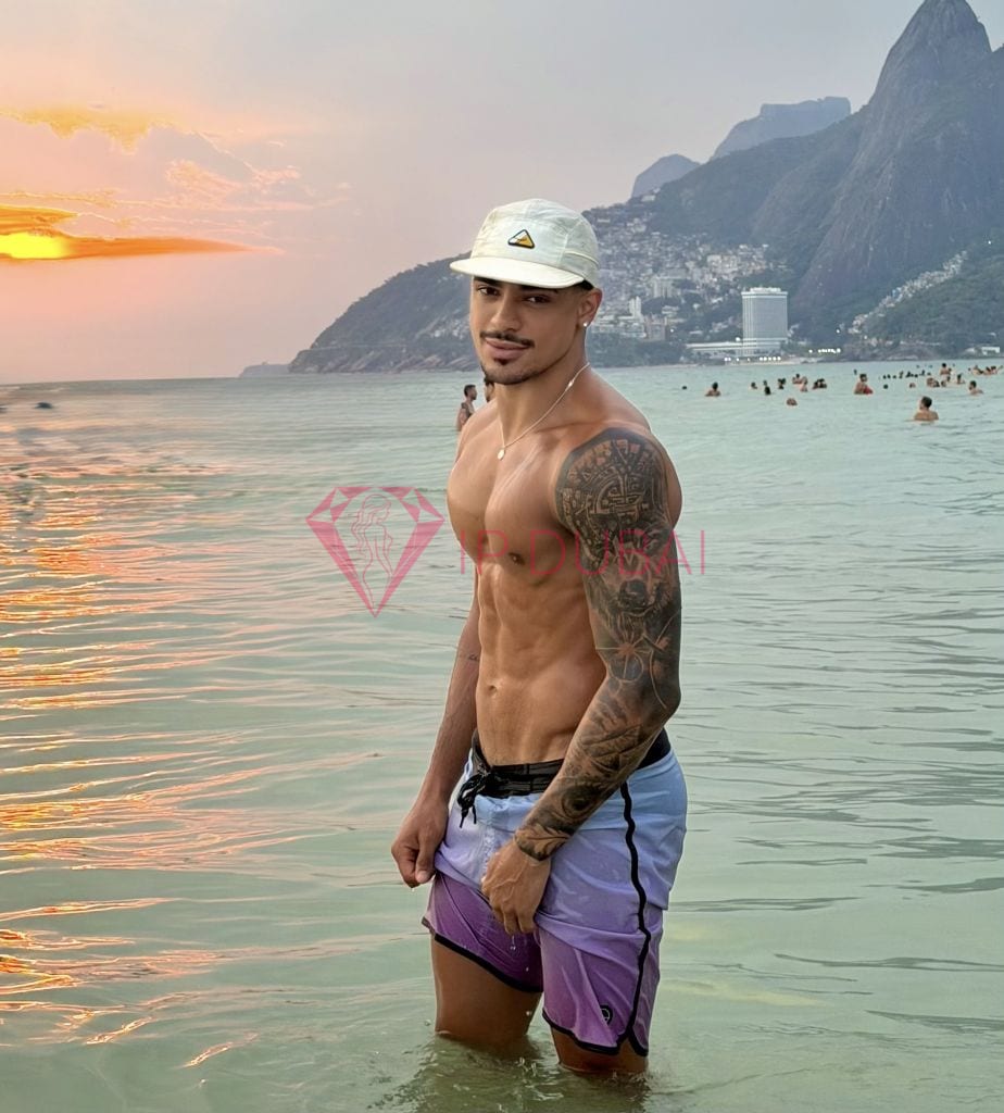Emiliano, 26, Latina, in JVC, Dubai, from AED 2,200 an hour, speaks Spanish and Portuguese — photo 6 of 13