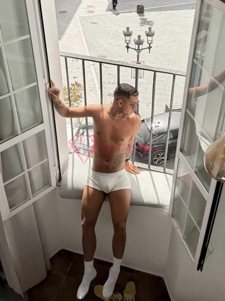 Pablo, 25, Latina, in JBR, Dubai, from AED 2,850 an hour, speaks Spanish and Portuguese — photo 14 of 41