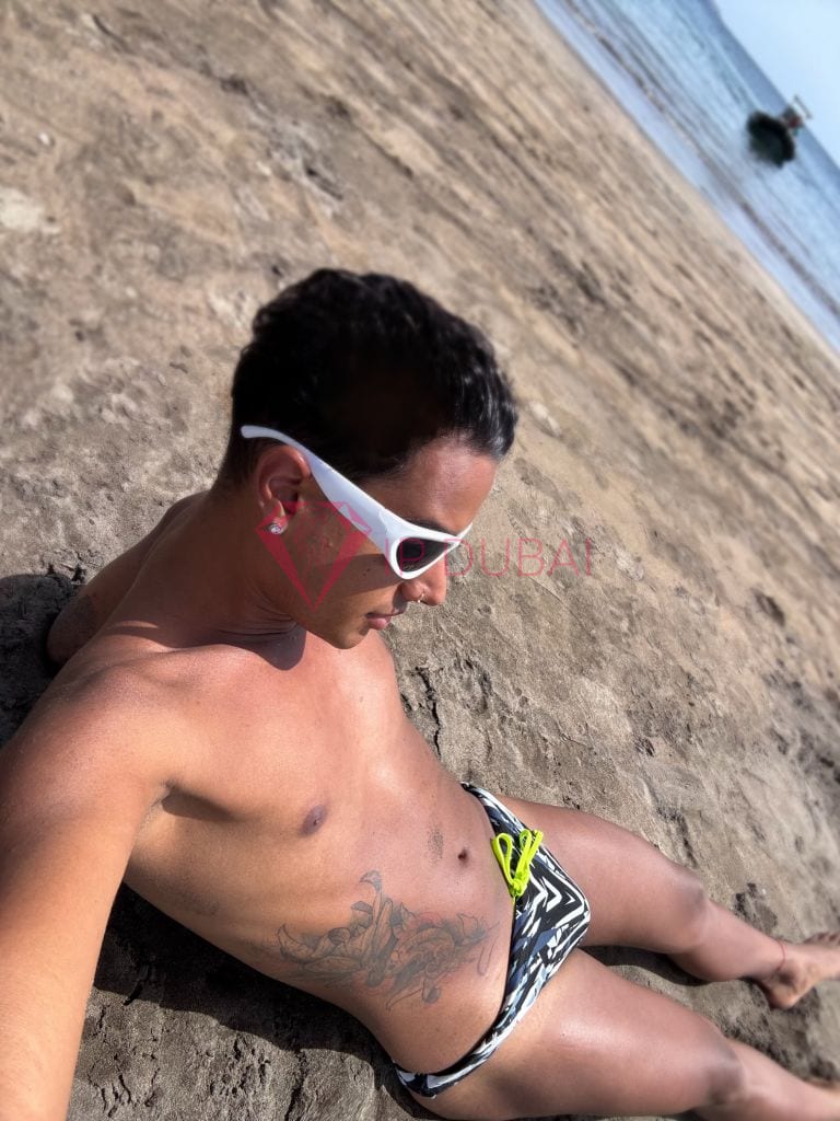 Pablo, 25, Latina, in JBR, Dubai, from AED 2,850 an hour, speaks Spanish and Portuguese — photo 30 of 41