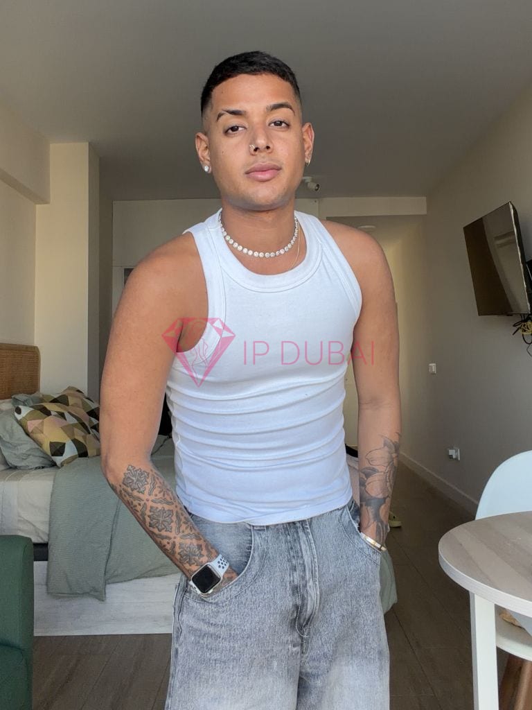 Pablo, 25, Latina, in JBR, Dubai, from AED 2,850 an hour, speaks Spanish and Portuguese — photo 6 of 41