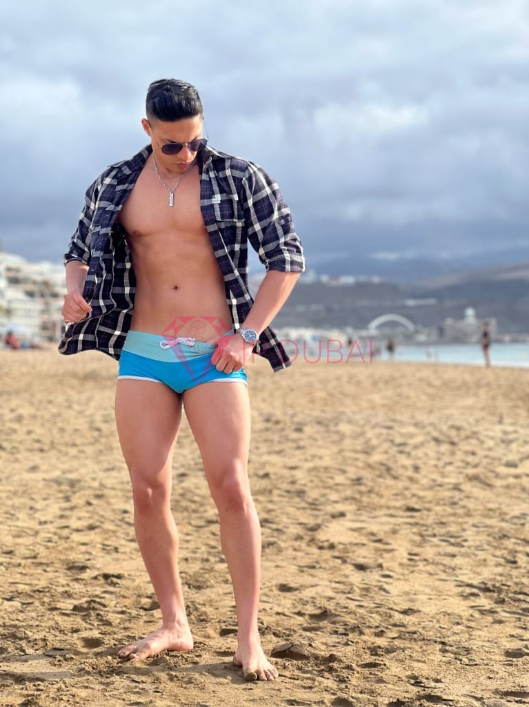 Eduardo, 28, Latina, in TECOM, Dubai, from AED 8,600 an hour, speaks Spanish and Portuguese — photo 5 of 11