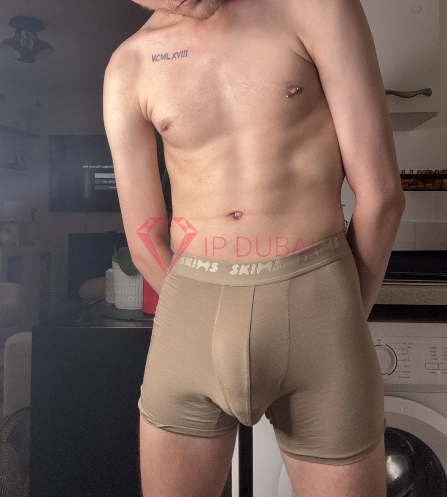 Julian, 25, European, in Al Barsha, Dubai, from AED 2,750 an hour, speaks English and French — photo 4 of 10