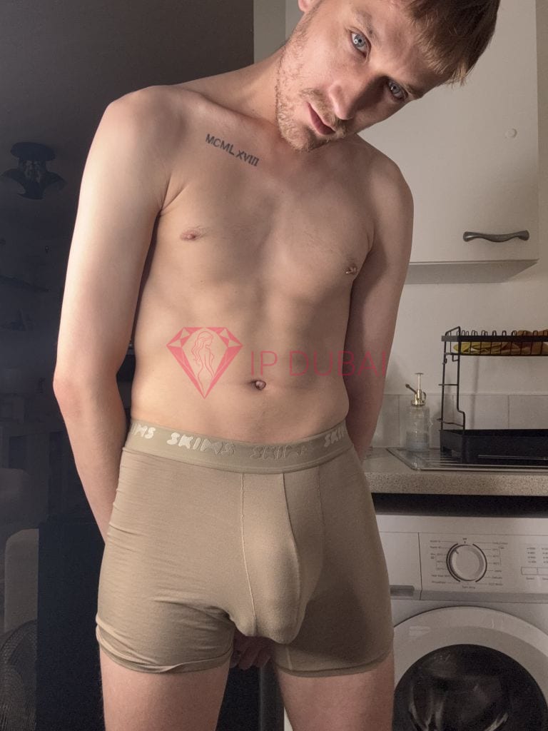 Julian, 25, European, in Al Barsha, Dubai, from AED 2,750 an hour, speaks English and French — photo 5 of 10