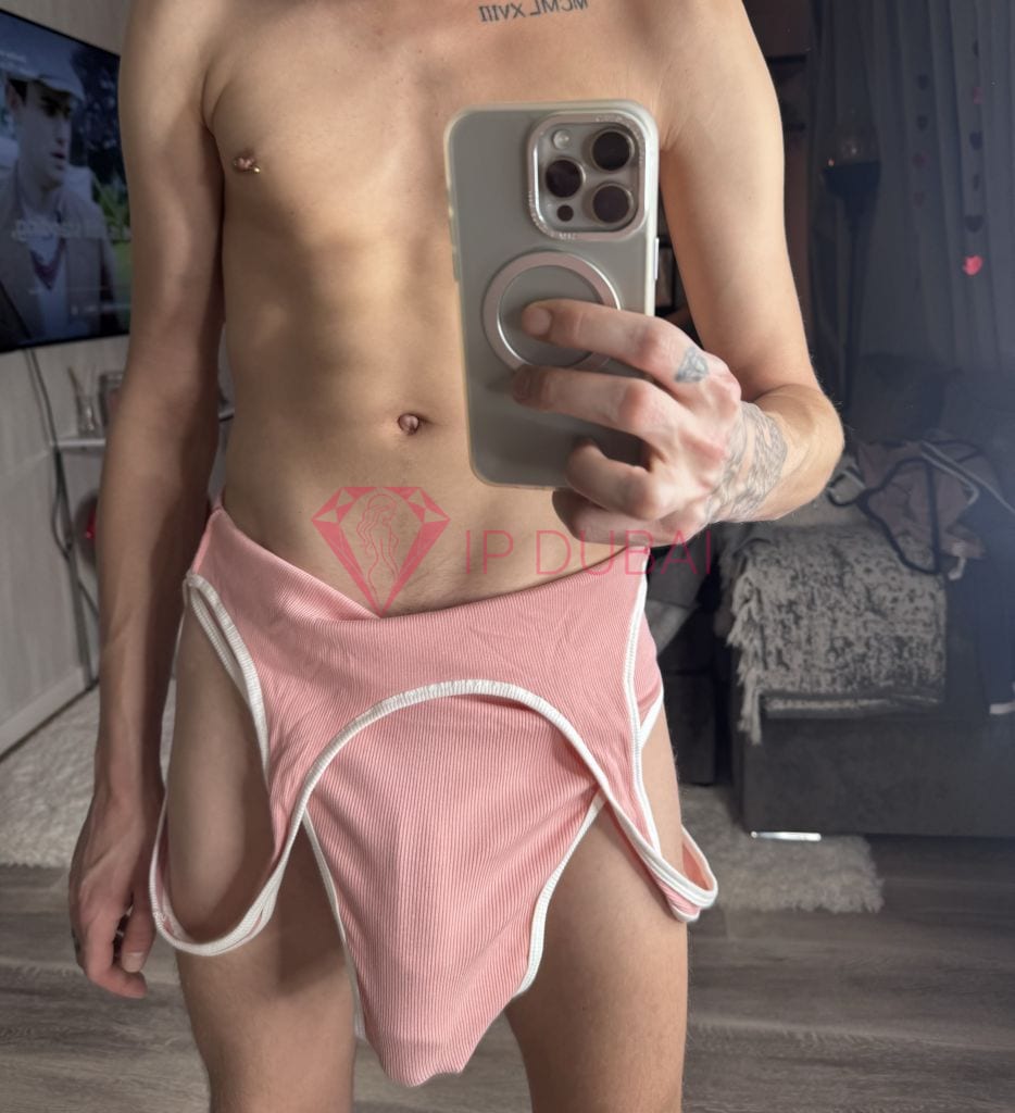 Julian, 25, European, in Al Barsha, Dubai, from AED 2,750 an hour, speaks English and French — photo 6 of 10