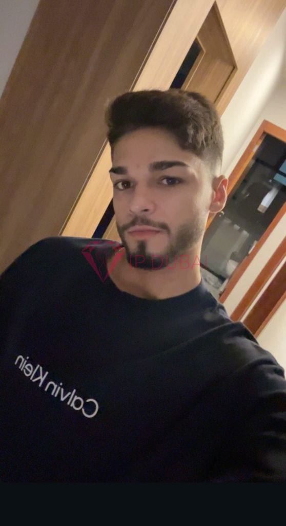 Matheus, 23, Latina, in Al Mushrif, Abu Dhabi, from AED 2,650 an hour, speaks Spanish and Portuguese — photo 4 of 4